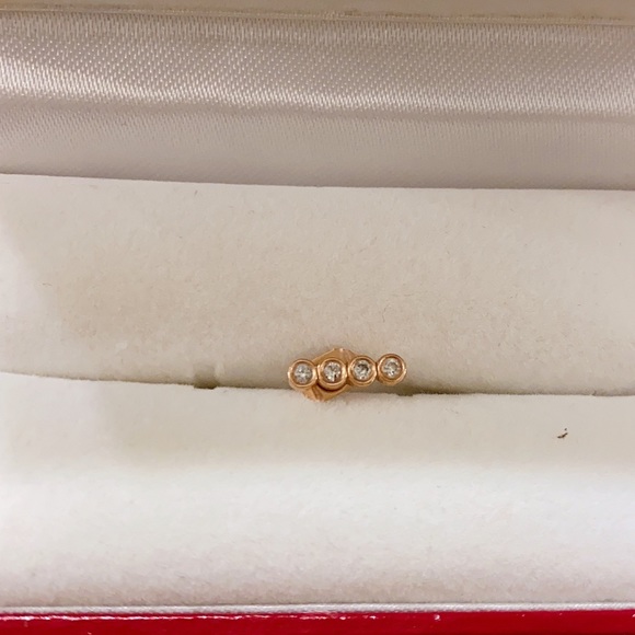 Jewelry - 14k rose gold diamond milgrain bezel earring